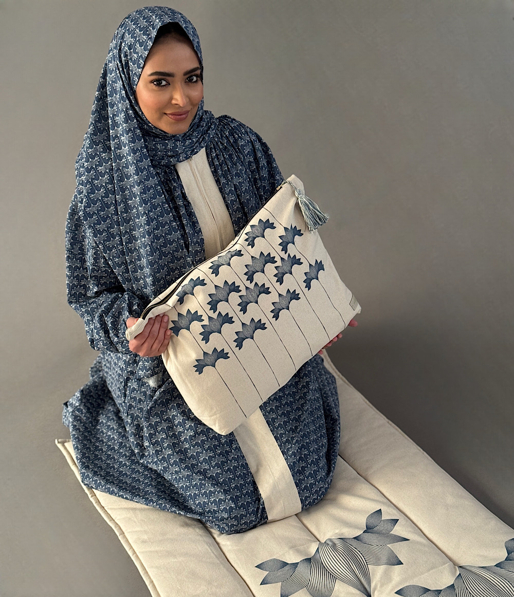 طقم صلاة مغلف - كحلي